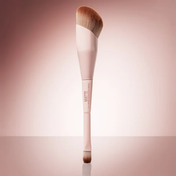 FLAWLESS STAY MATTE FOUNDATION DUAL ENDED BRUSH / BROCHA DE BASE DOBLE FLAWLESS STAY MATTE